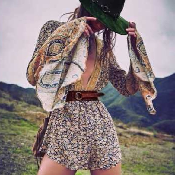 Free People Bell Sleeve Romper Once Upon Summertime - Long Sleeve V Neck Shorts - Picture 10 of 11